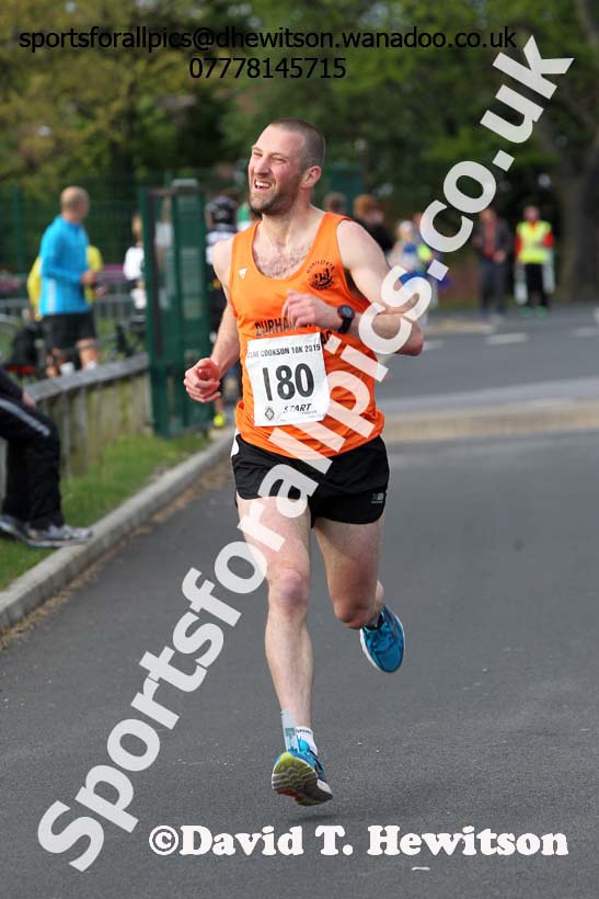Clive Cookson 10k Road Race, Whitley Bay. Photo: David T. Hewitson/Sports for All Pics